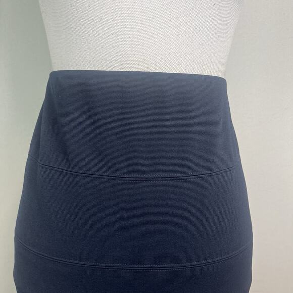 Alfani Skirt size Medium Navy Blue Straight Pencil Knee Stretch No Slit Career - Picture 3 of 6